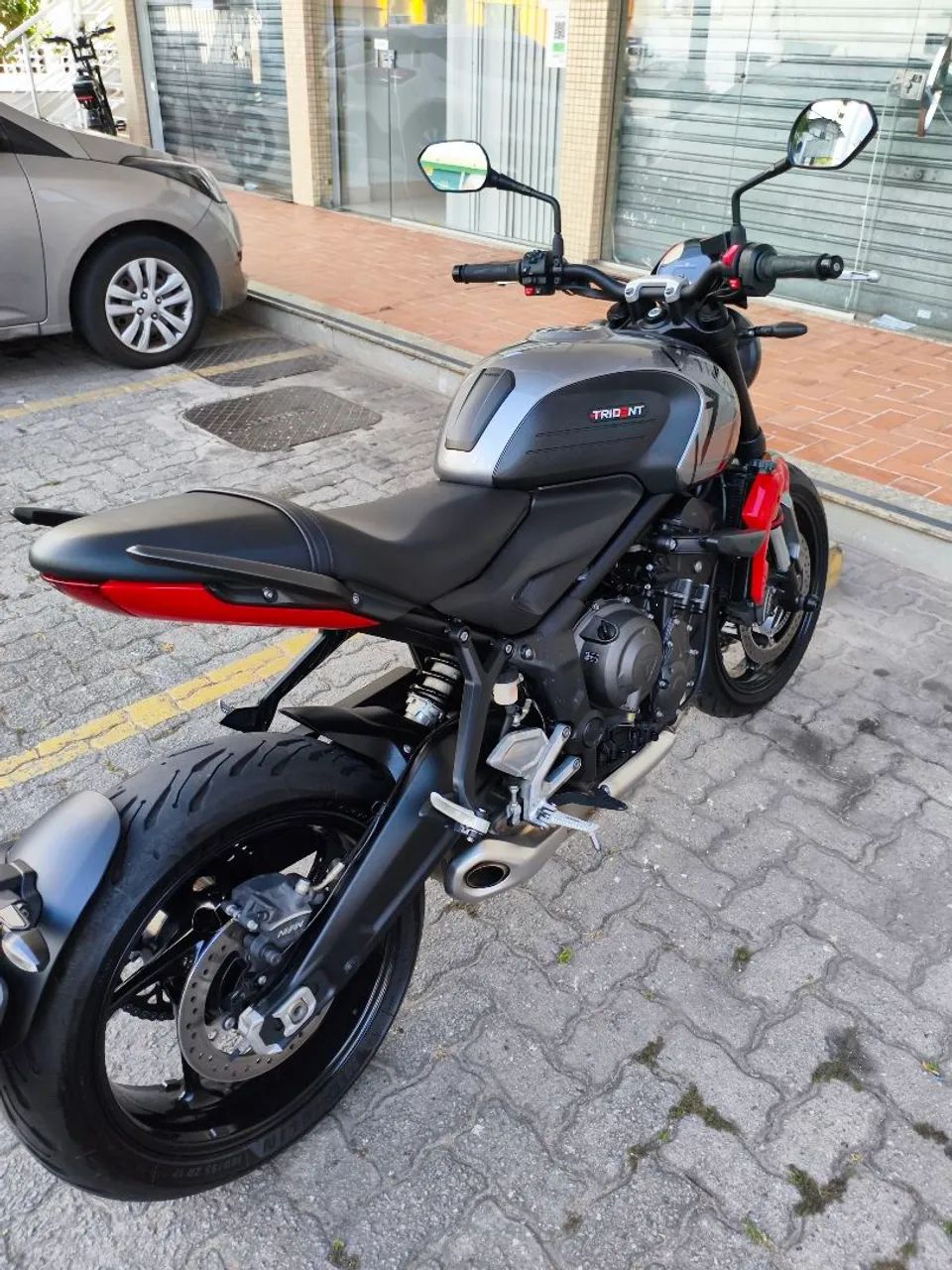 Triumph Trident 23/23 - Foto 2