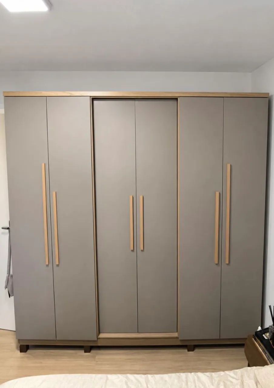 VENDO GUARDA-ROUPAS