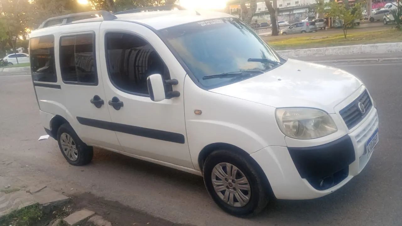 Fiat Doblo Essence 1.8 Flex 16V 5P 2012 - Foto 3
