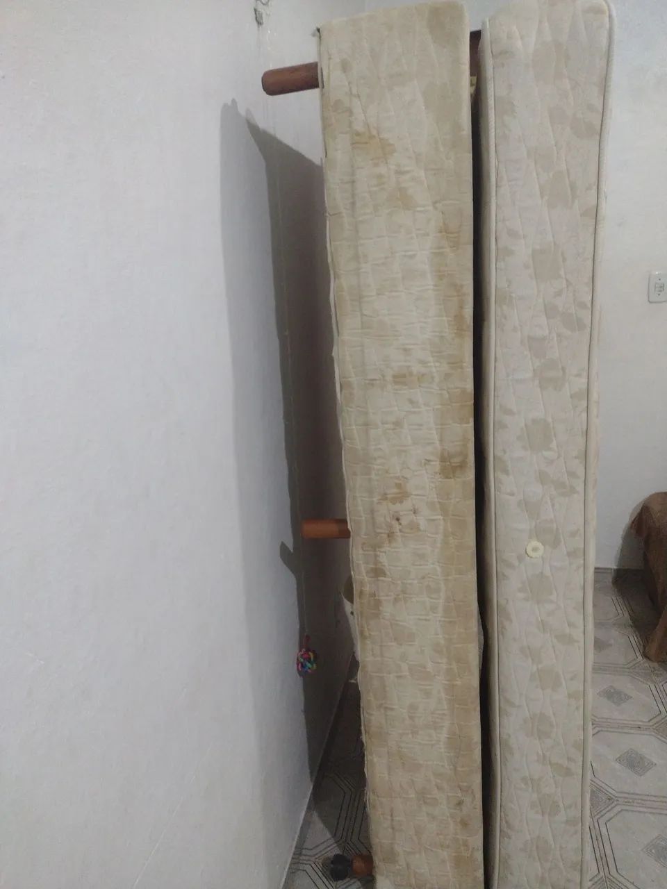Cama box com colchão de solteiro de mola - usado - Foto 4