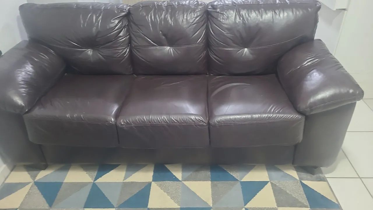 Sofa de courino 3 lugares - Foto 2