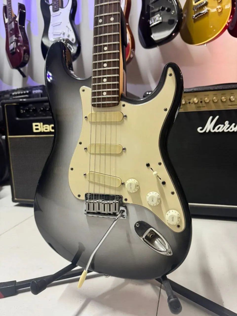 Guitarra Fender Stratocaster Plus 