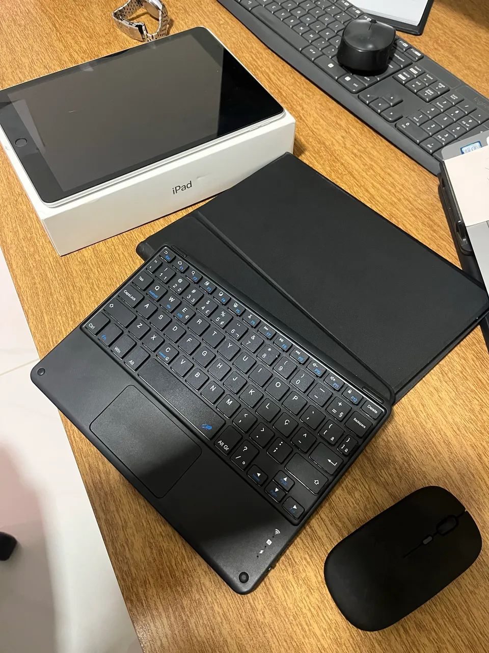 iPad 9 com capa, teclado e mouse - Foto 2