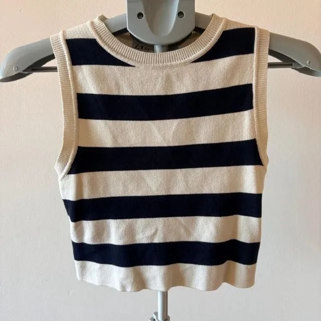 top canelado azul escuro e branco zara