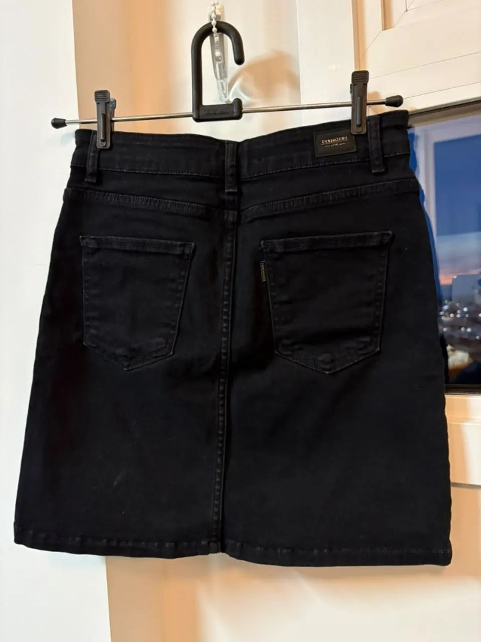 Saia Jeans Preta Denin - Foto 2