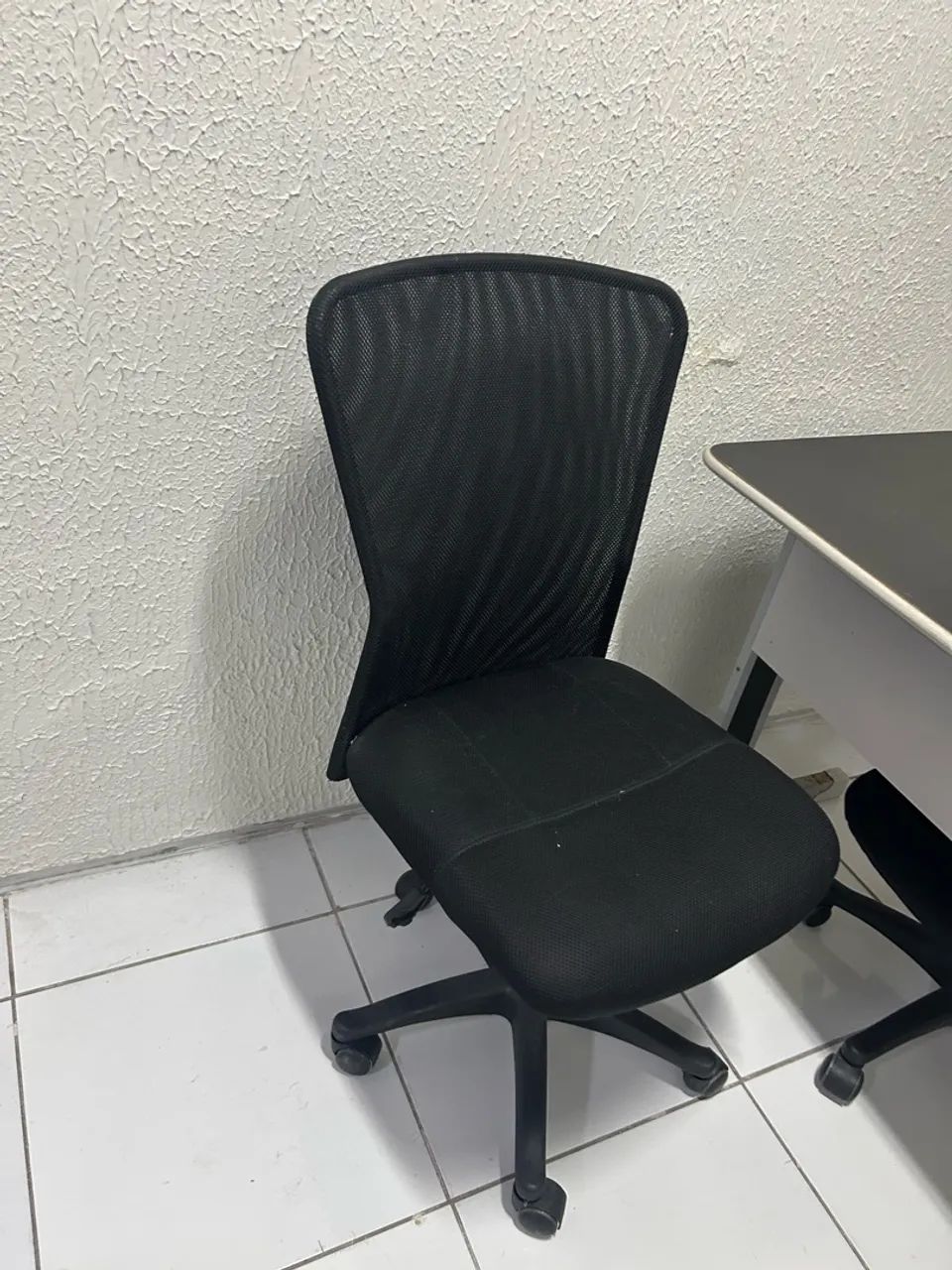 Mesa e cadeira de escritório  - Foto 2