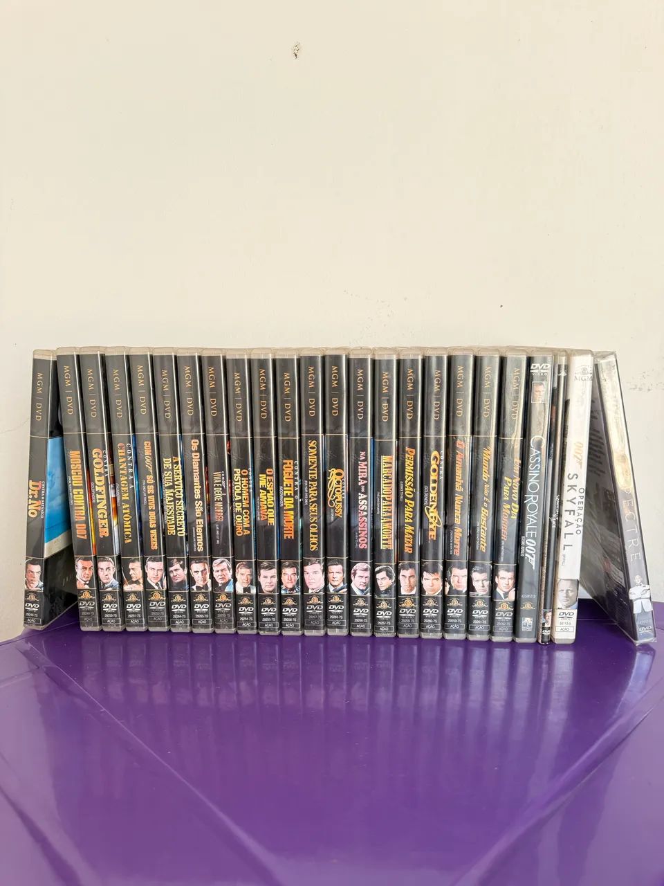 Coleção de DVDs dos Filmes de 007 - James Bond