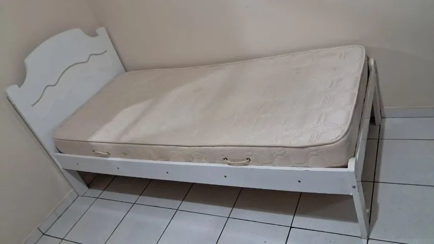 Duas camas de solteiro com colchões - Foto 2