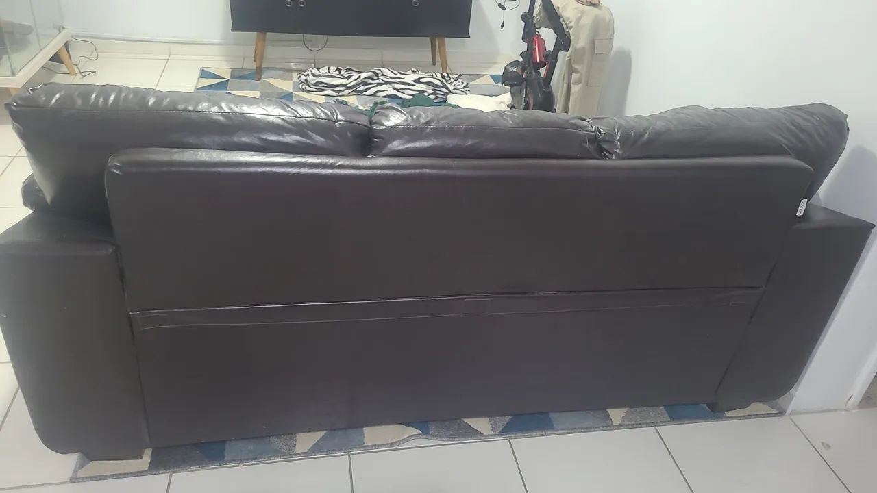 Sofa de courino 3 lugares