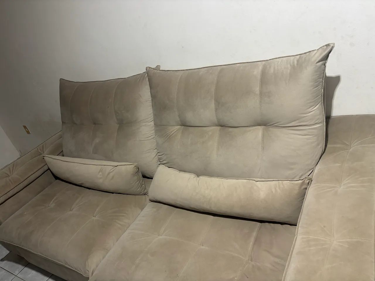 Sofá com apenas 4 meses de uso 