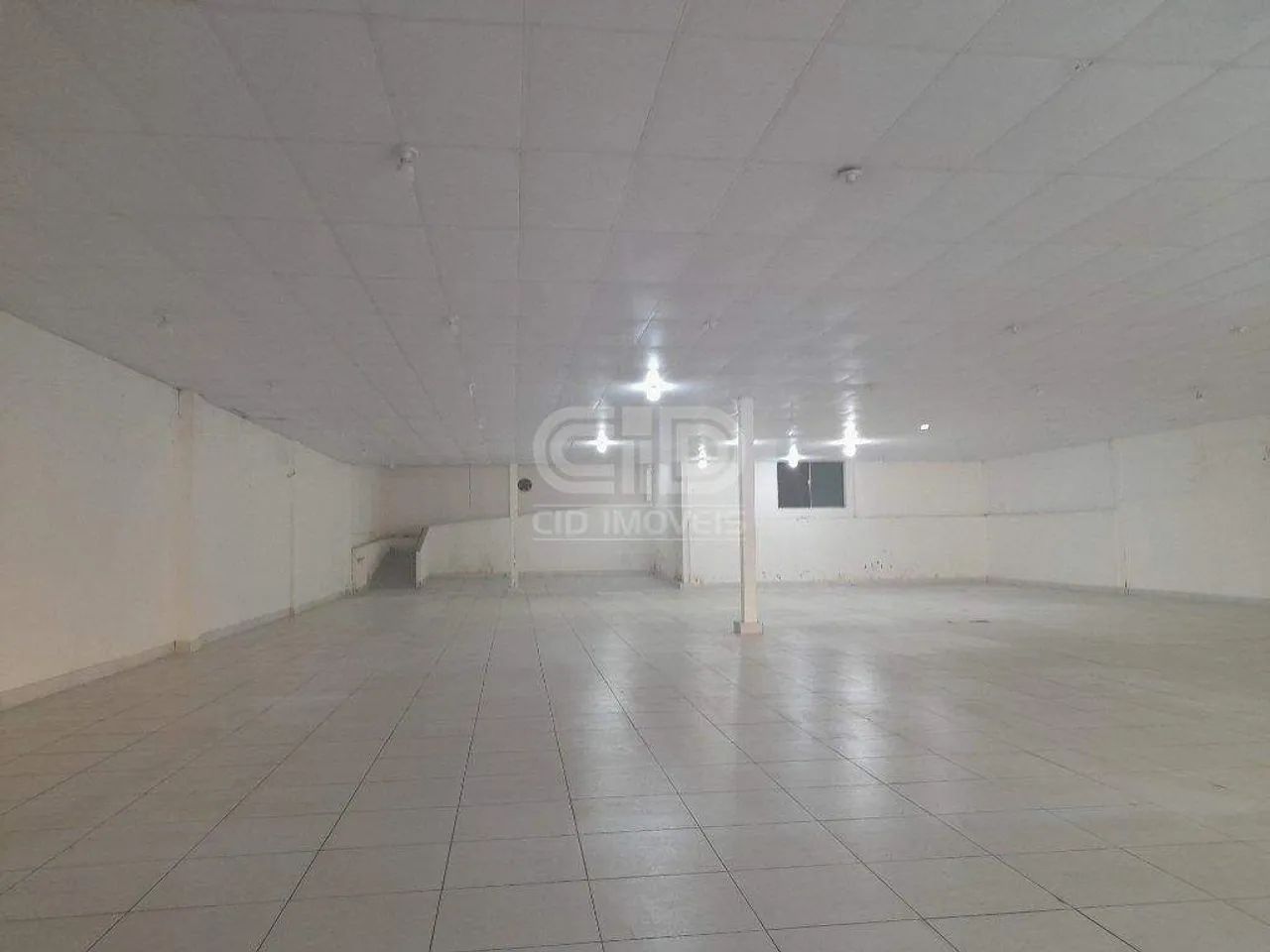 Salão Comercial com Aproximadamente 750m² na Av. da Prainha - Foto 5