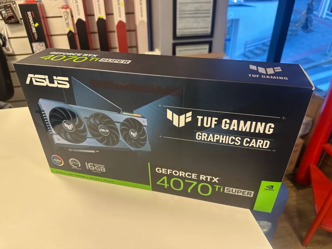 Placa de vídeo rtx 4070 ti super Asus tuf  - Foto 3