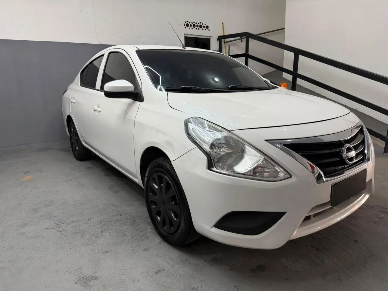 ALUGUEL LOCAÇÃO DE VEÍCULO NISSAN VERSA  - Foto 2