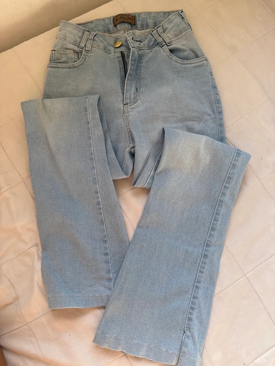 Calça flare jeans clara 