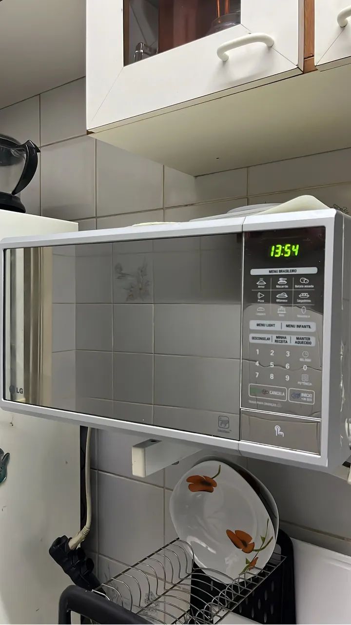 Microondas LG muito bom espelhado 