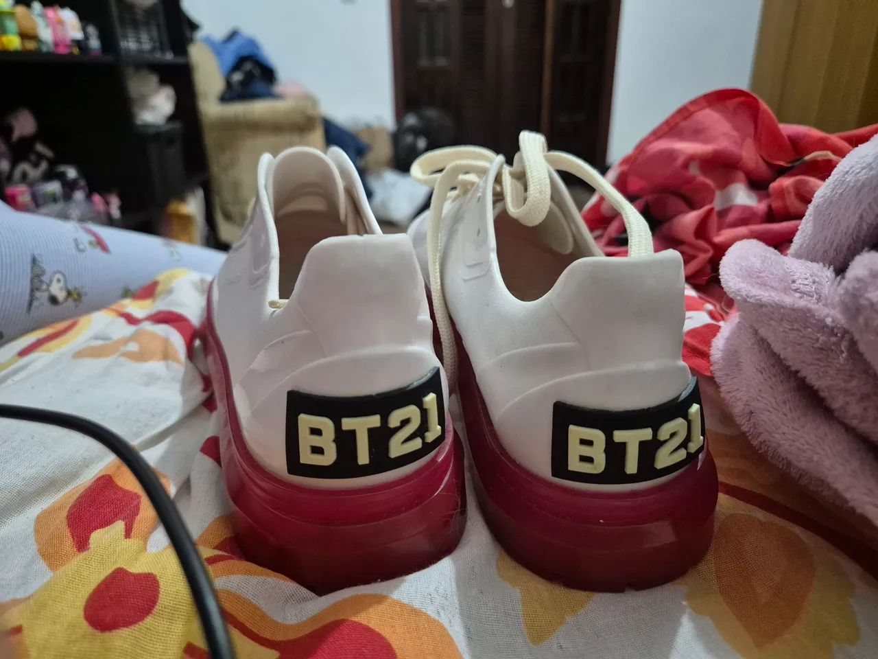 Tênis bt21 x melissa - Foto 2