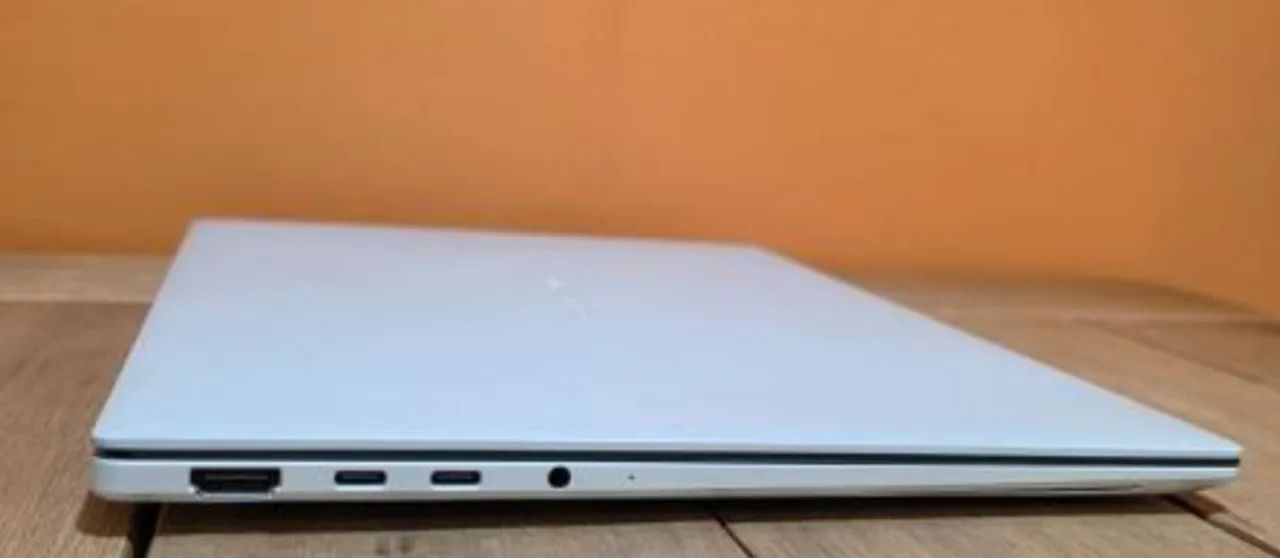 Notebook ASUS Branco - Lindo, Leve e Super Conservado! - Foto 3