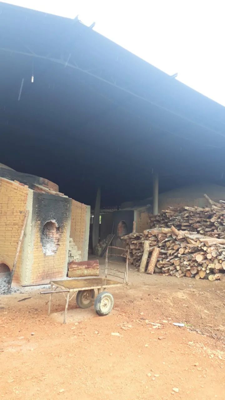 FÁBRICA DE CERÂMICA À VENDA