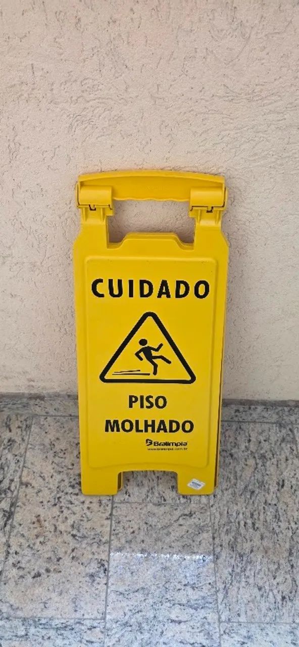 Placa Sinalizadora Bralímpia Piso Molhado Compacta Amarela - Foto 5