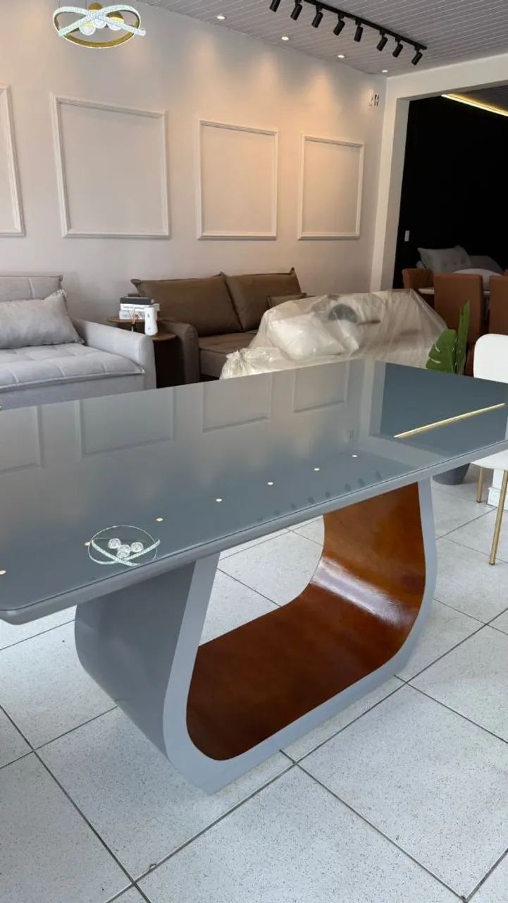 Vendo mesa com cadeiras a pronta entrega 