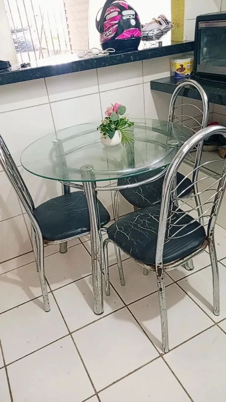 Vendo mesa de alumínio com 3 cadeiras  - Foto 4