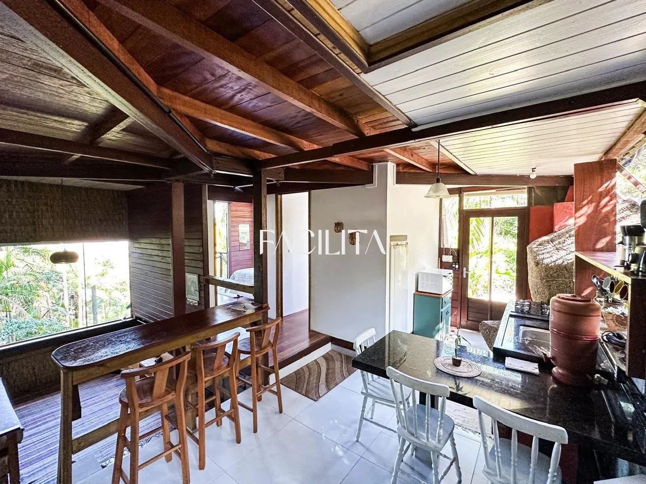 Casa com 3 quartos no bairro Pântano do Sul, Florianópolis. - Foto 2