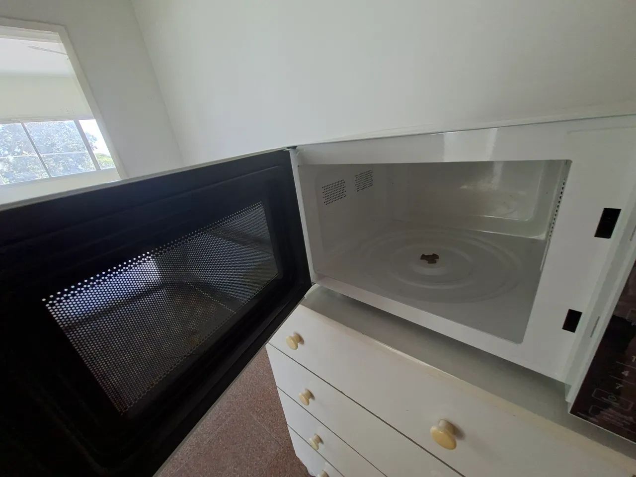 Microondas Philco 28 litros  - Foto 2