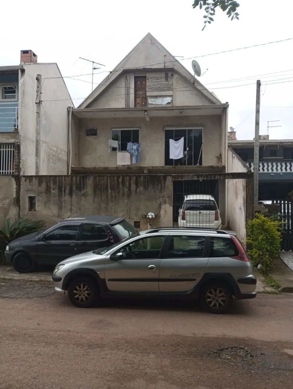 Sobrado com ático 4 quartos no Sitio Cercado