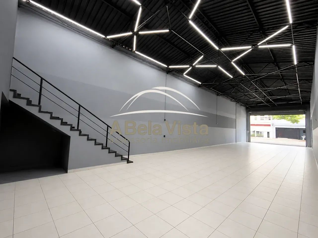 Galpão Comercial de 231m² com Mezanino no Km 18 - Osasco/SP
