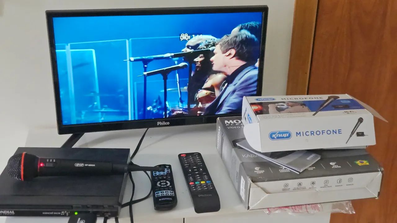 Kit TV 20 polegadas, DVD e Microfone sem fio.  - Foto 2