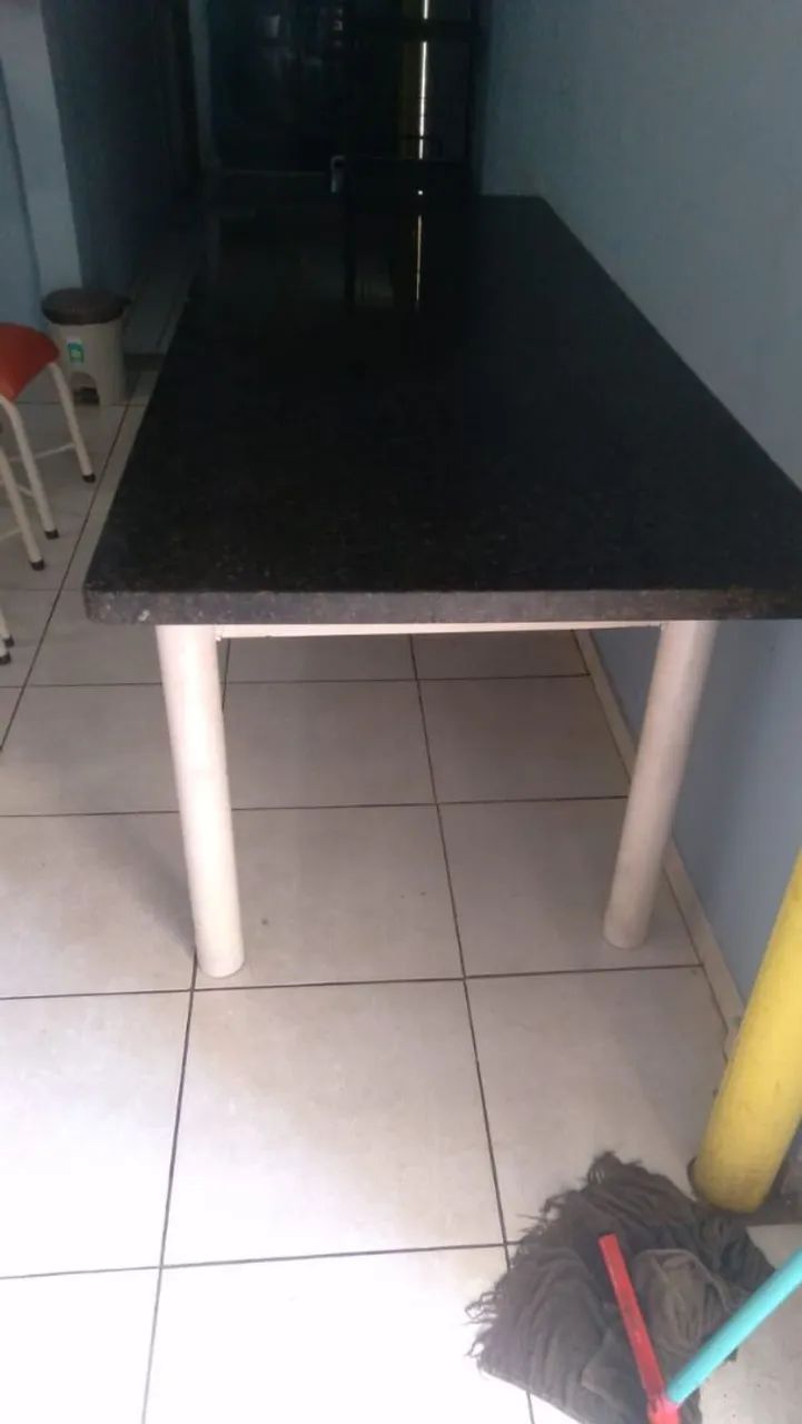 Vendo mesa mármore/ sofá de 2 lugares - Foto 3