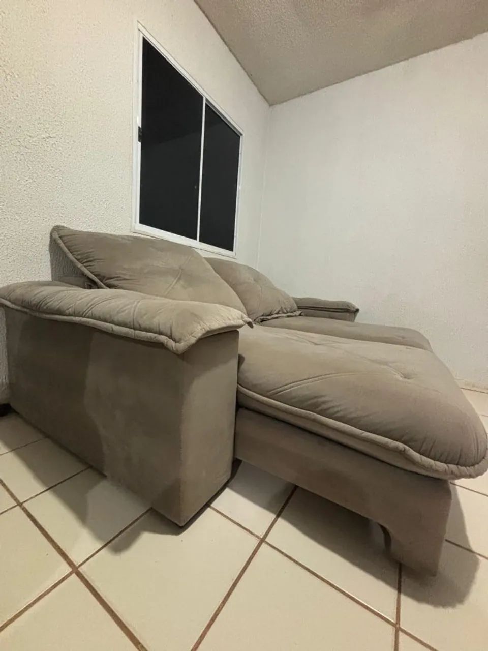 Sofá Retrátil e Reclinável - Semi novo