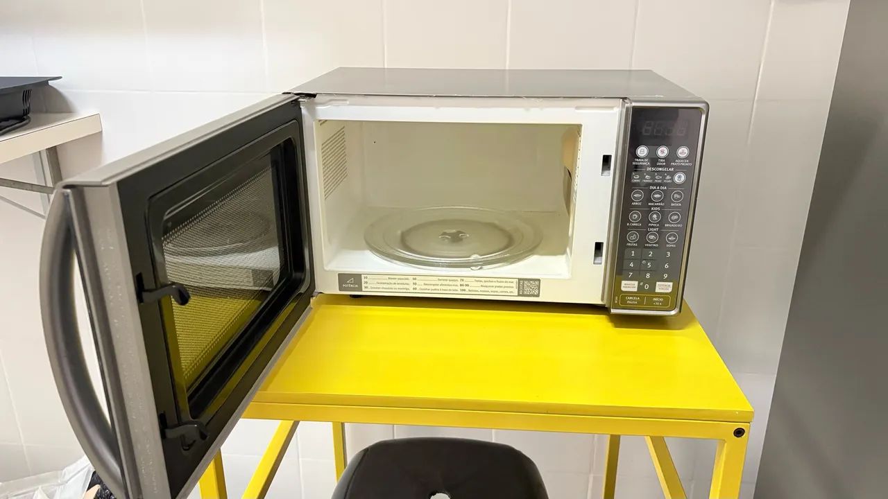 Vendo micro-ondas Electrolux 220v - Foto 3