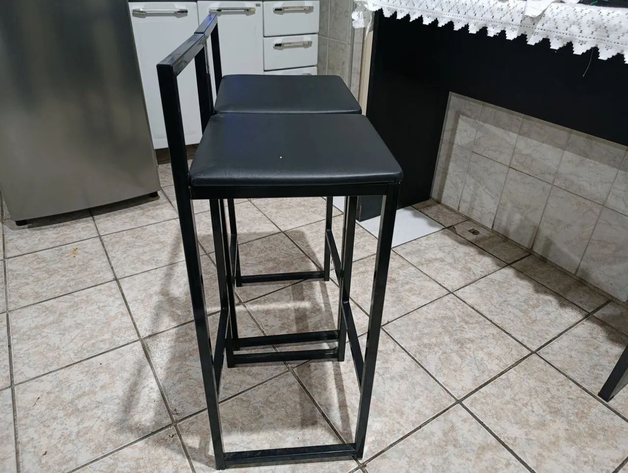 conjunto com duas banquetas /bancos - Foto 2
