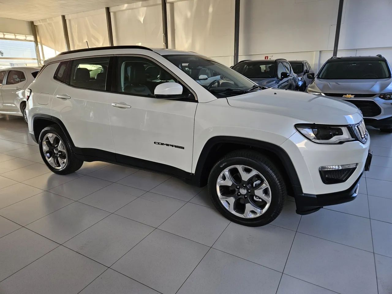 Jeep Compass COMPASS LONGITUDE 2.0 4x2 Flex 16V Aut. 2019