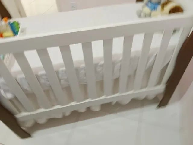Vendo berço com colchão 