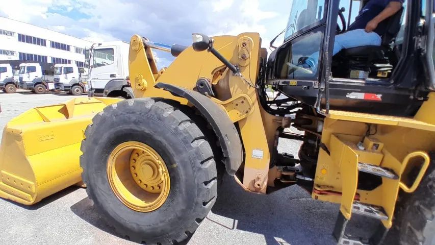 PÁ CARREGADEIRA DE PNEU CATERPILLAR 938 15T - Foto 7