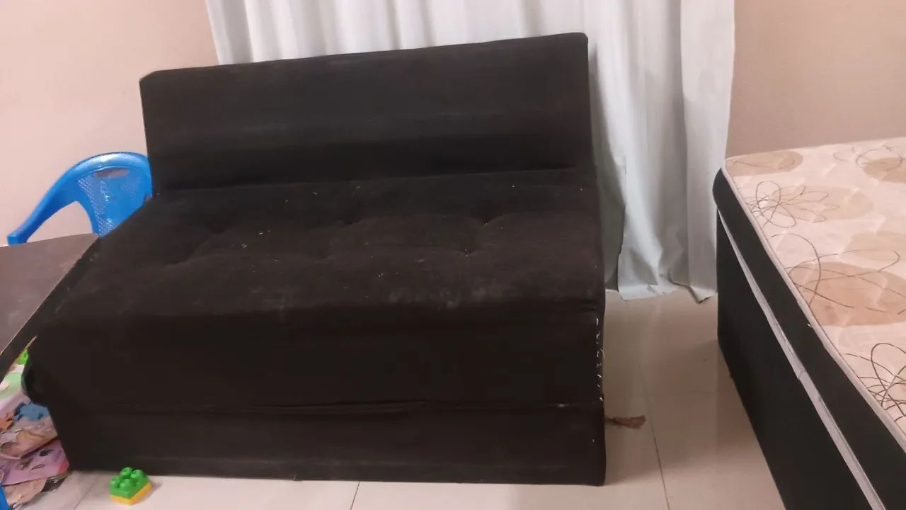 Cama, sofá e mesa - Foto 4