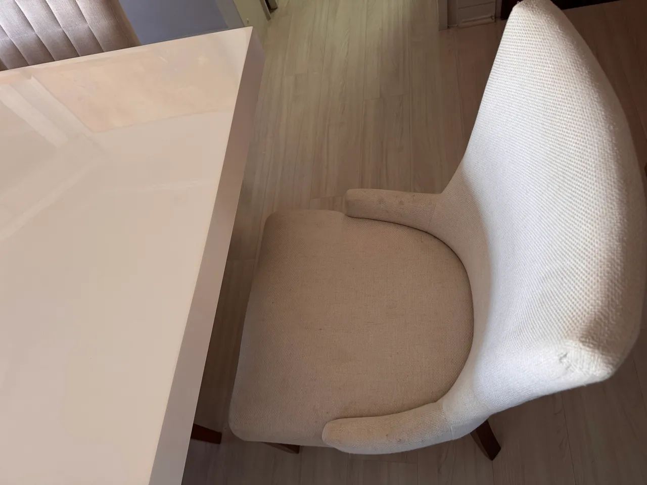 Mesa de jantar em laca 8 cadeiras em linho cru - Foto 4