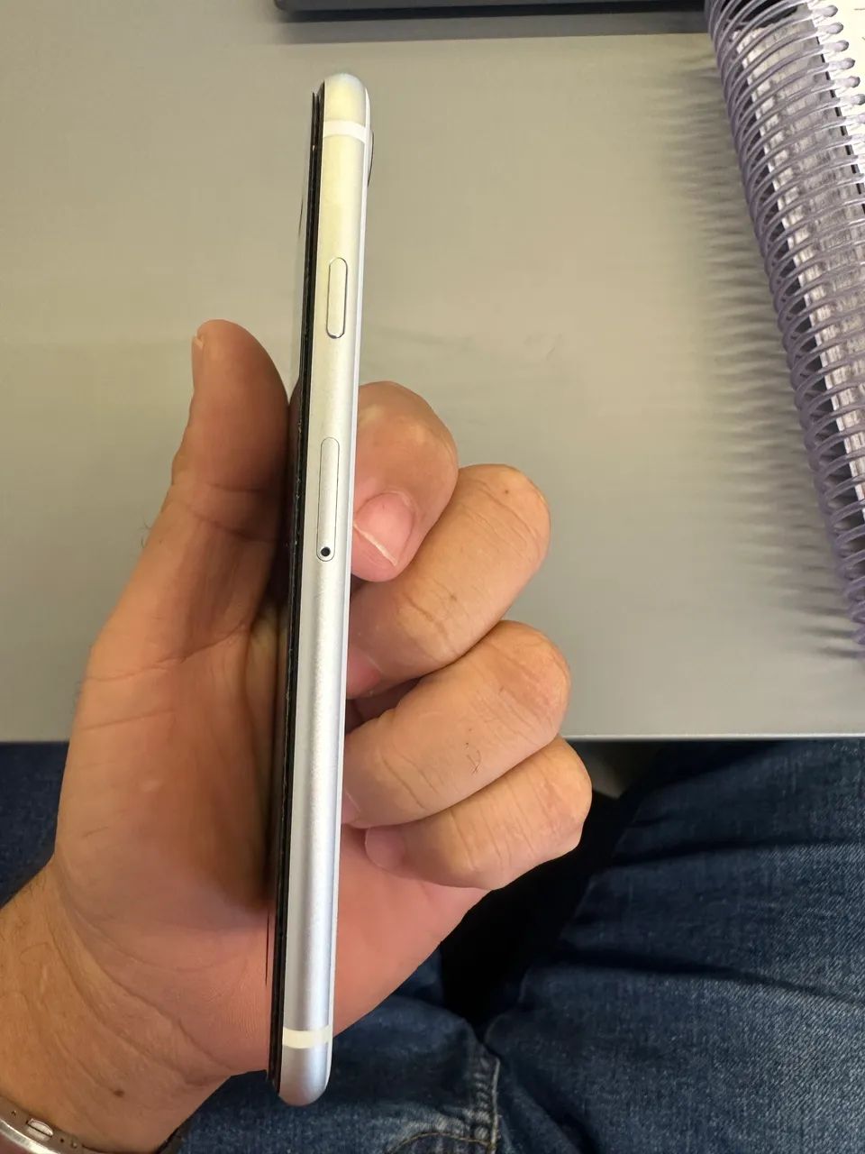 Vendo Iphone SE 2 Geração. - Foto 2