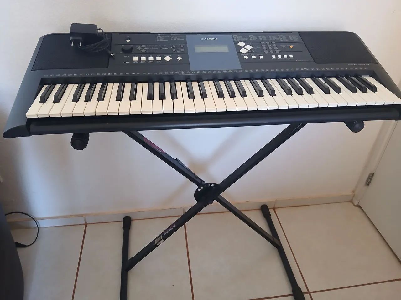 Teclado Yamaha PSR-E333  - Foto 4