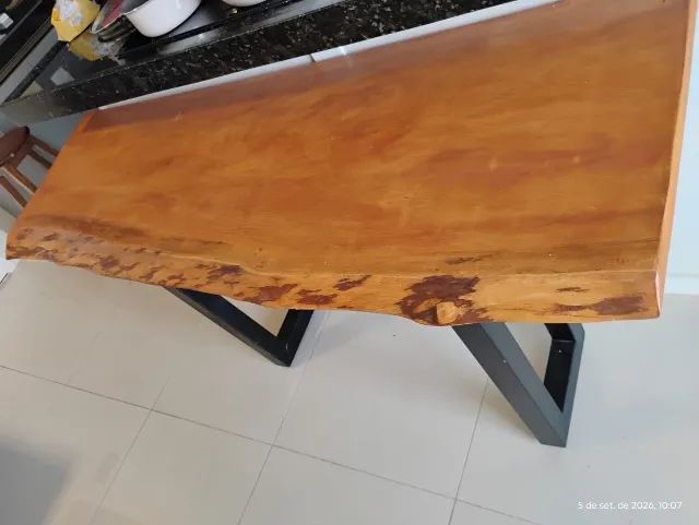 Mesa de madeira de lei + cadeiras+ Sofá + Balcao de madeira - Foto 5