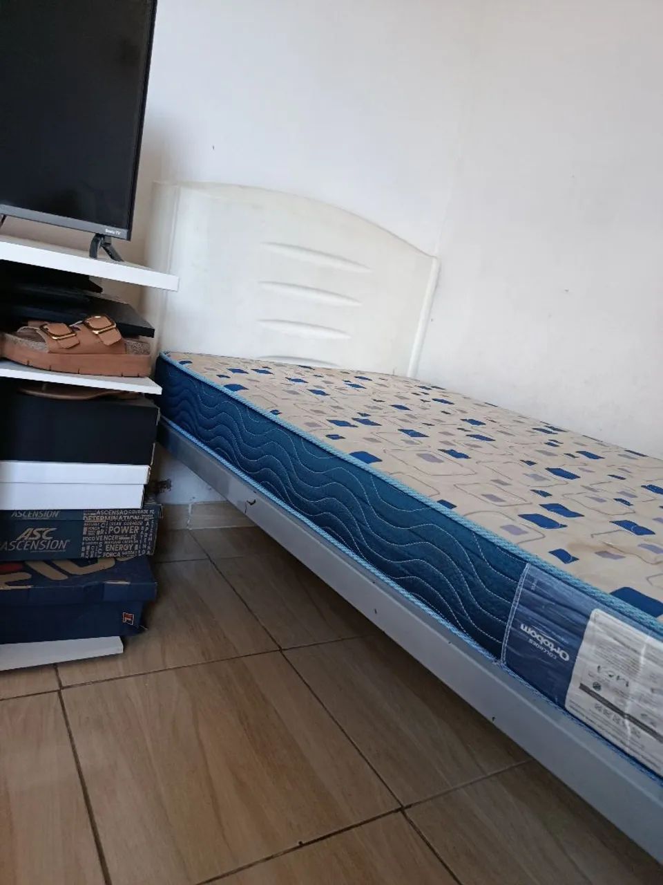 Cama de solteiro em ferro65576112171265122