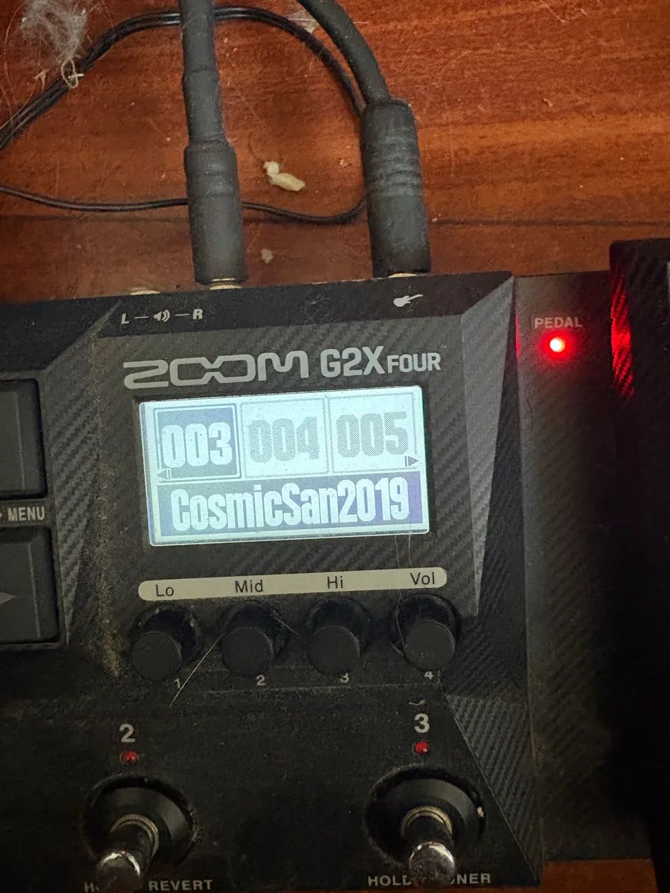Zoom G2XFour toda ok com caixa e fonte original - Instrumentos