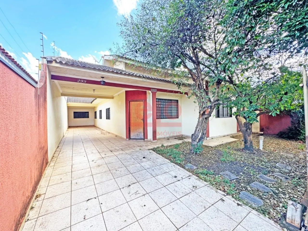 CASA ESPAÇOSA COM EDÍCULA - PRONTA PARA MORAR - Foto 3