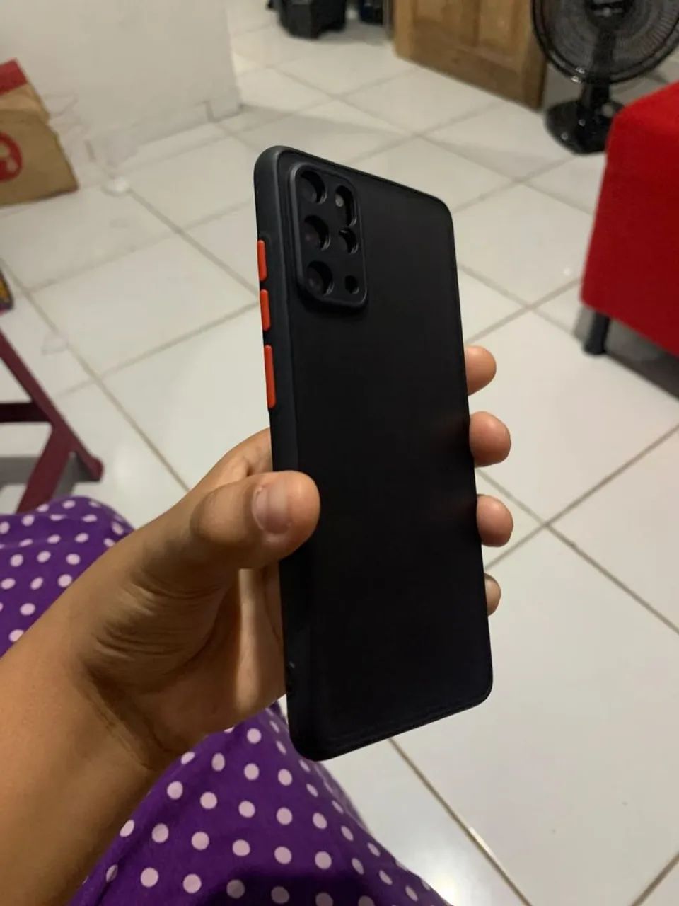 S20+ plus top de linha de 2019 zerado sem trinca e vem com capa e com o cabo sem a fonte