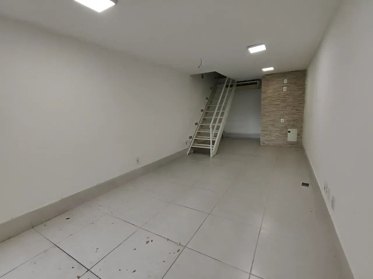 Loja em Jardim Camburi