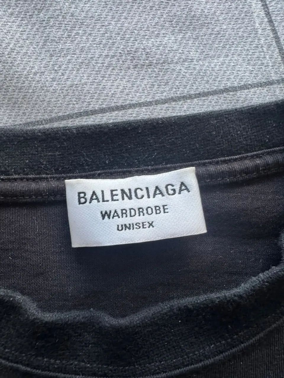 Camiseta Balenciaga - Foto 2