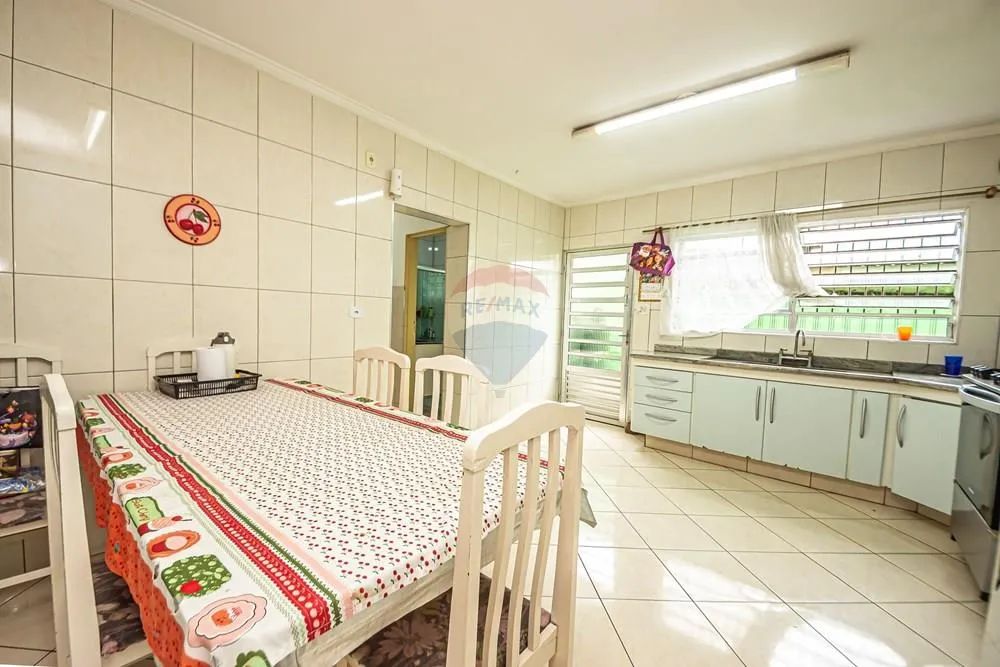 Casa ampla com suíte,espaço gorumet e excelente localização na Vila Bueno Aires