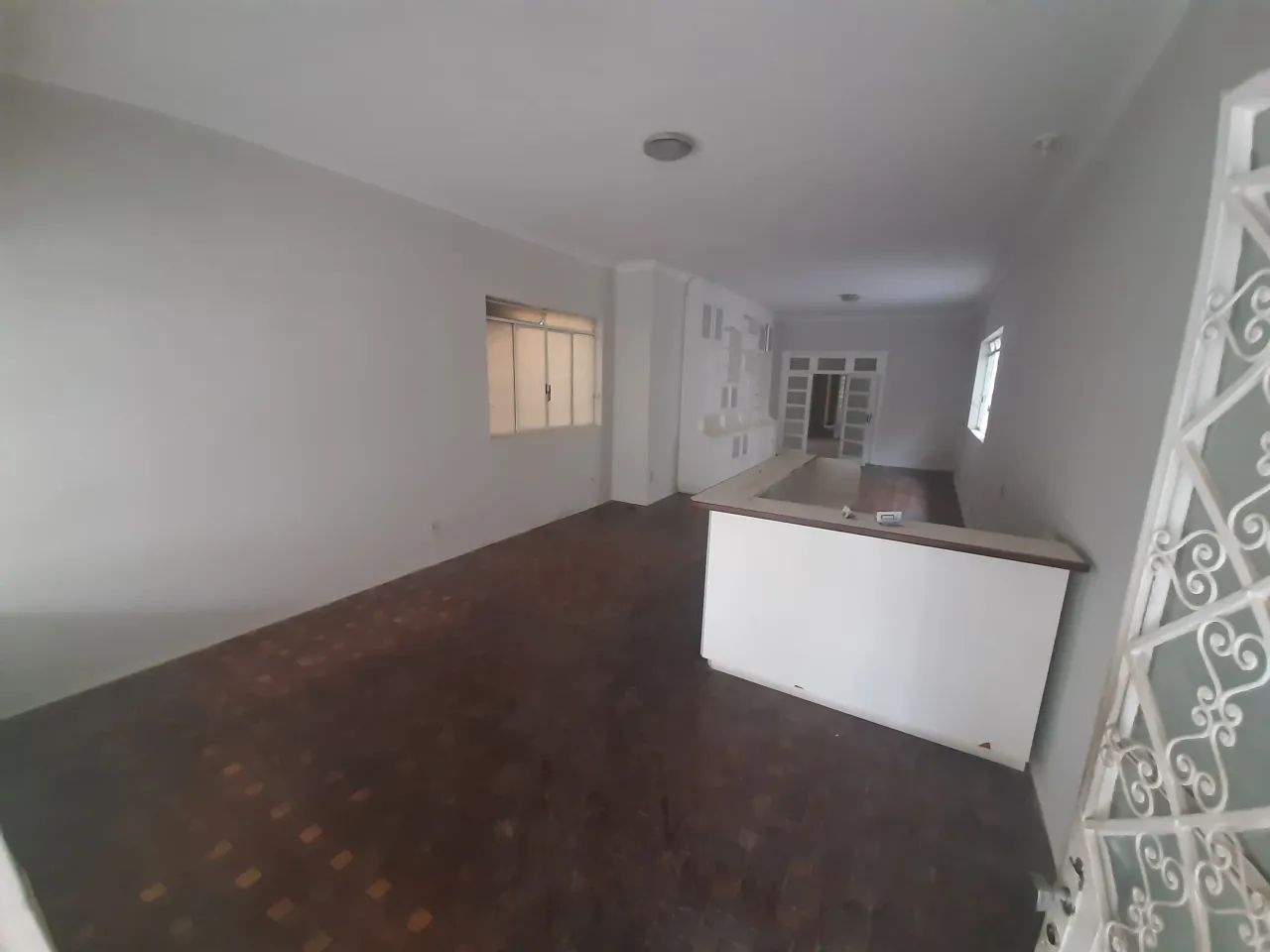CASA COMERCIAL- ÁREA UTIL 293 - GARAGEM  P/ 3 CARROS- CAMBUÍ - Foto 5